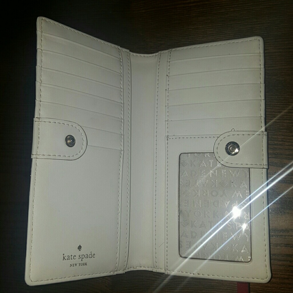 Red/Cream Wallet - Picture 3 of 5